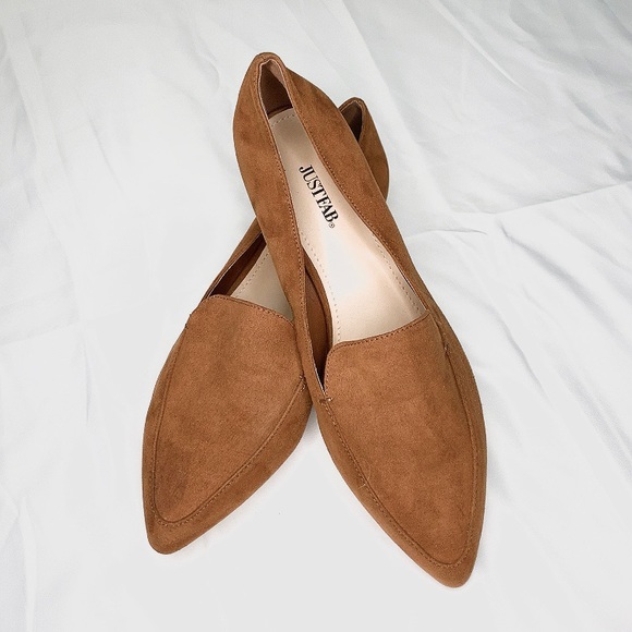 JustFab Shoes - NWOT- Suede Brown triangle flat w/ heel!!